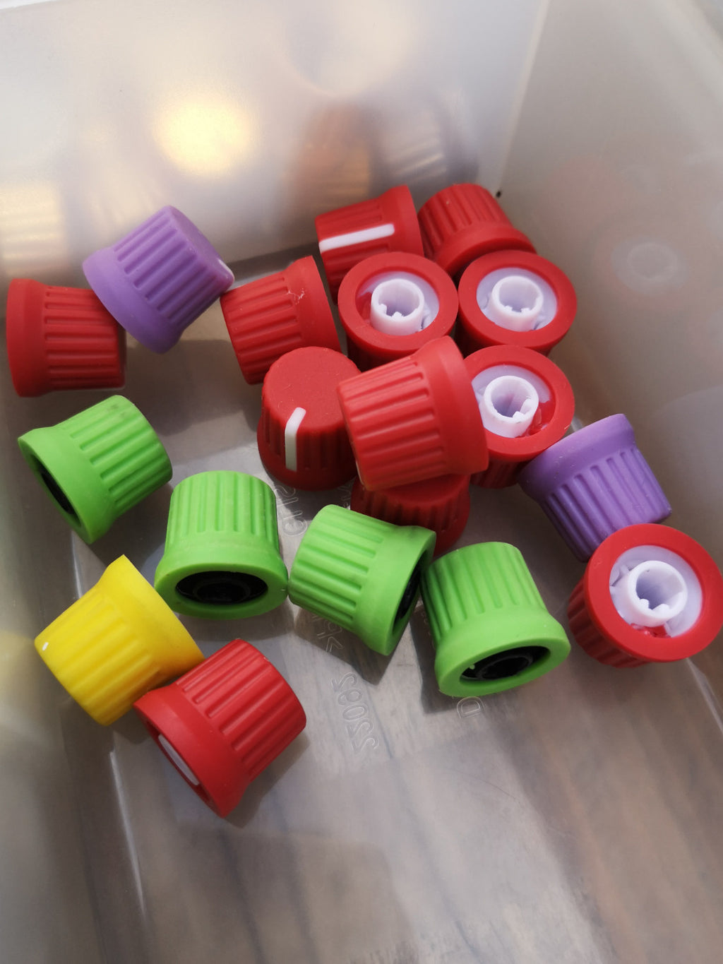 Fatty Knobs - DJ TechTools Chroma Caps