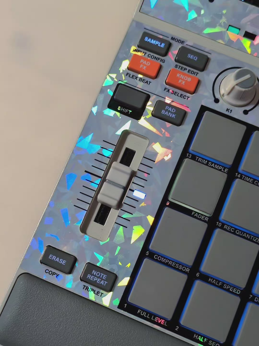 Special Holographic 02 - AKAI MPC Sample Skin