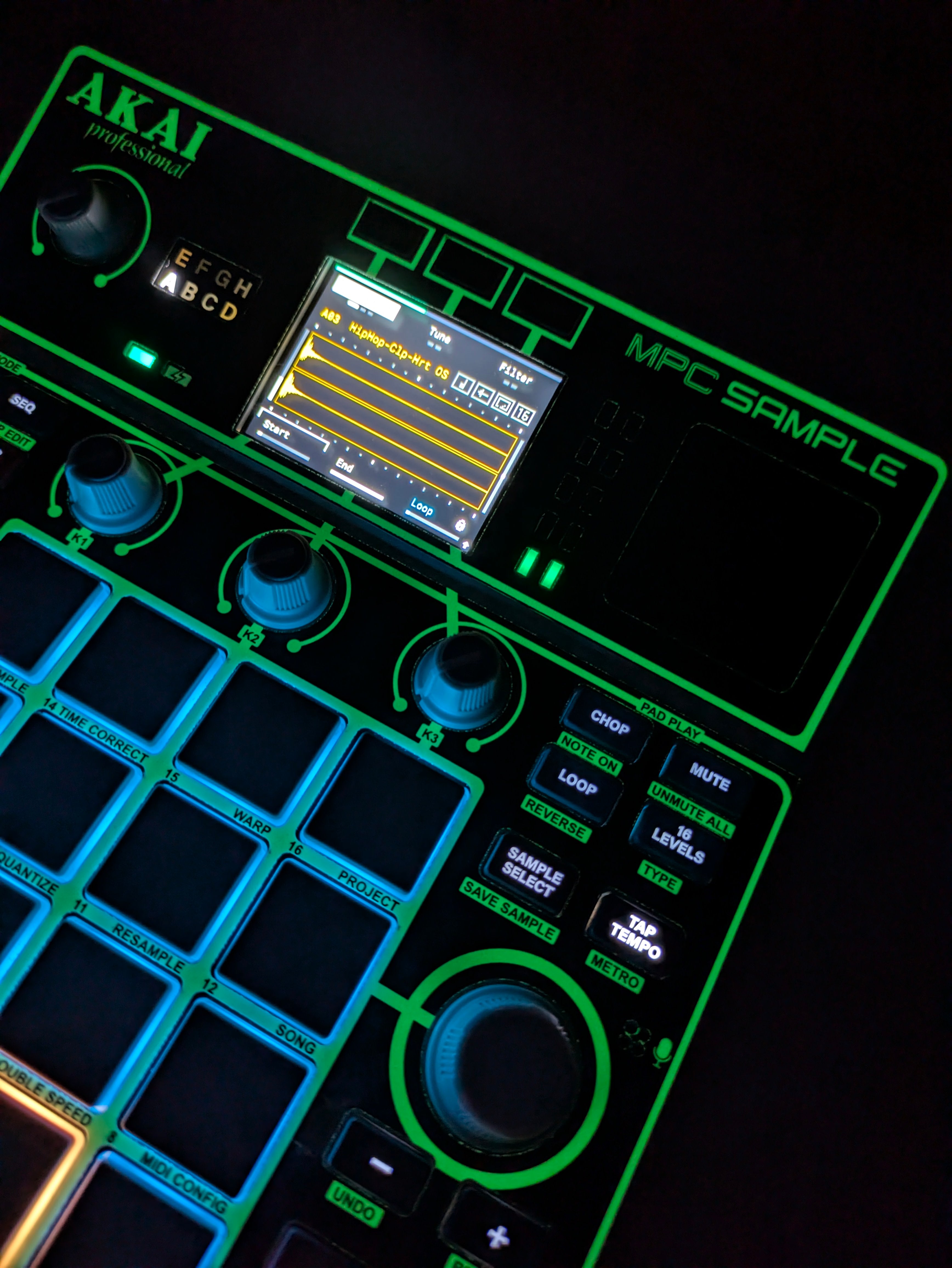 Glow in the Dark - AKAI MPC Sample Skin