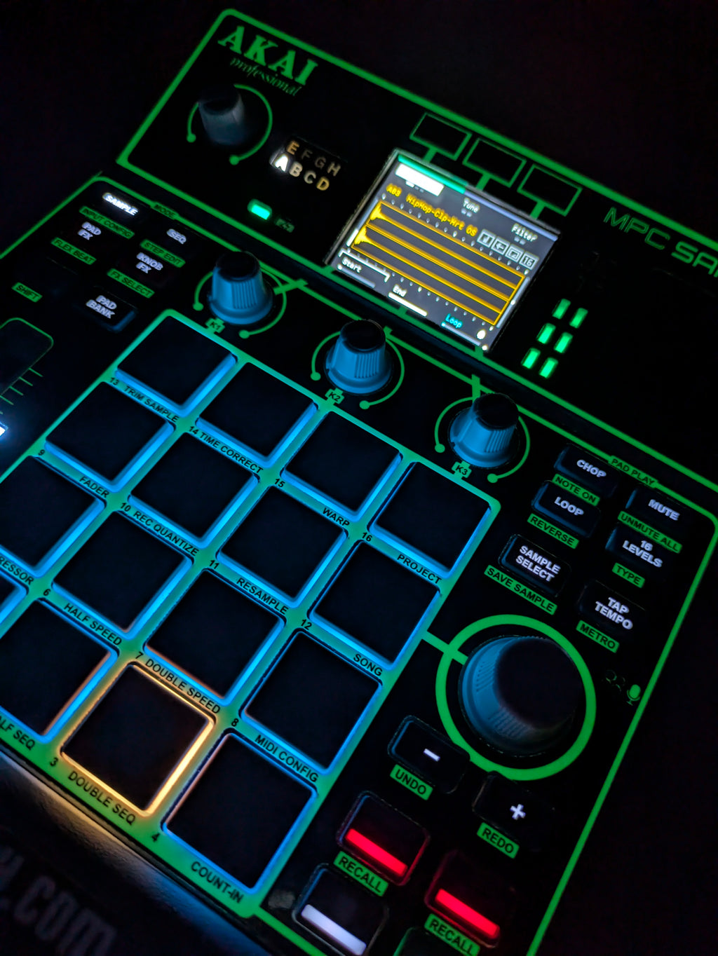 Glow in the Dark - AKAI MPC Sample Skin